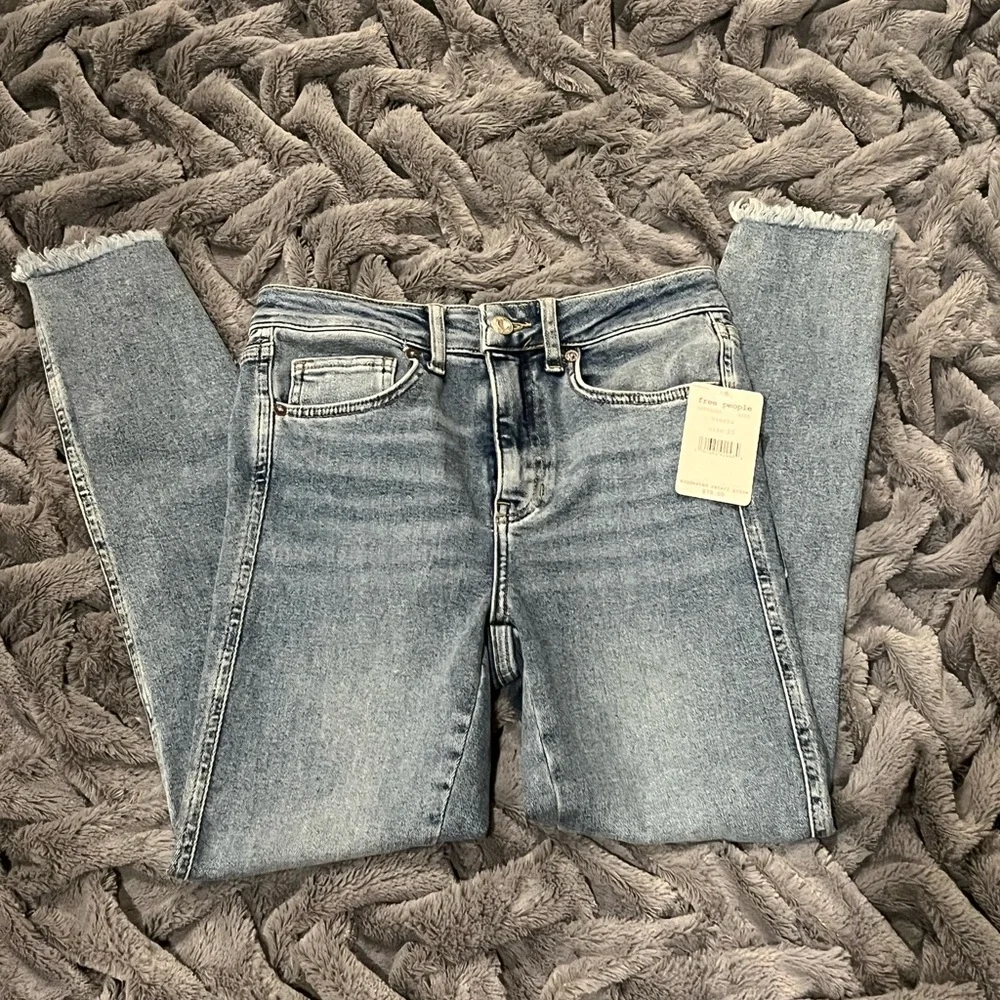 NWT Free People Raw High Rise Jeggings size 27w;indigo blue